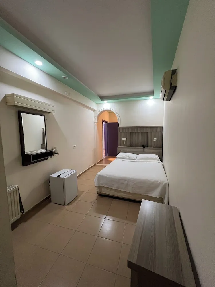 Tek Büyük Yataklı Oda