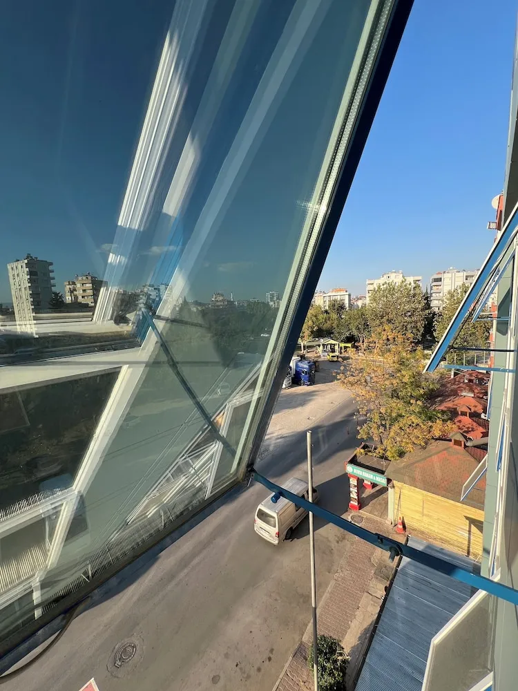 Basic Tek Büyük veya İki Ayrı Yataklı Oda