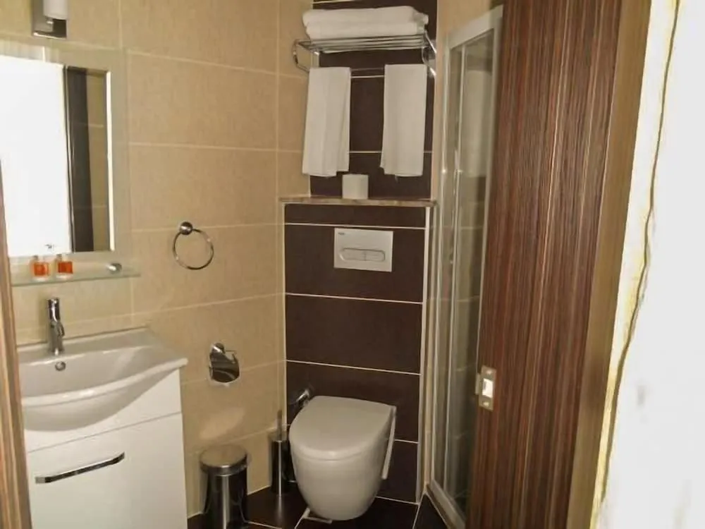 Standard Üç Kişilik Oda, Deniz Manzaralı