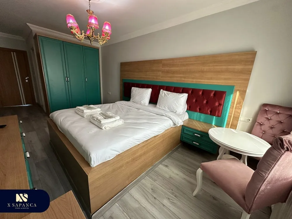 Luxury Tek Büyük Yataklı Oda