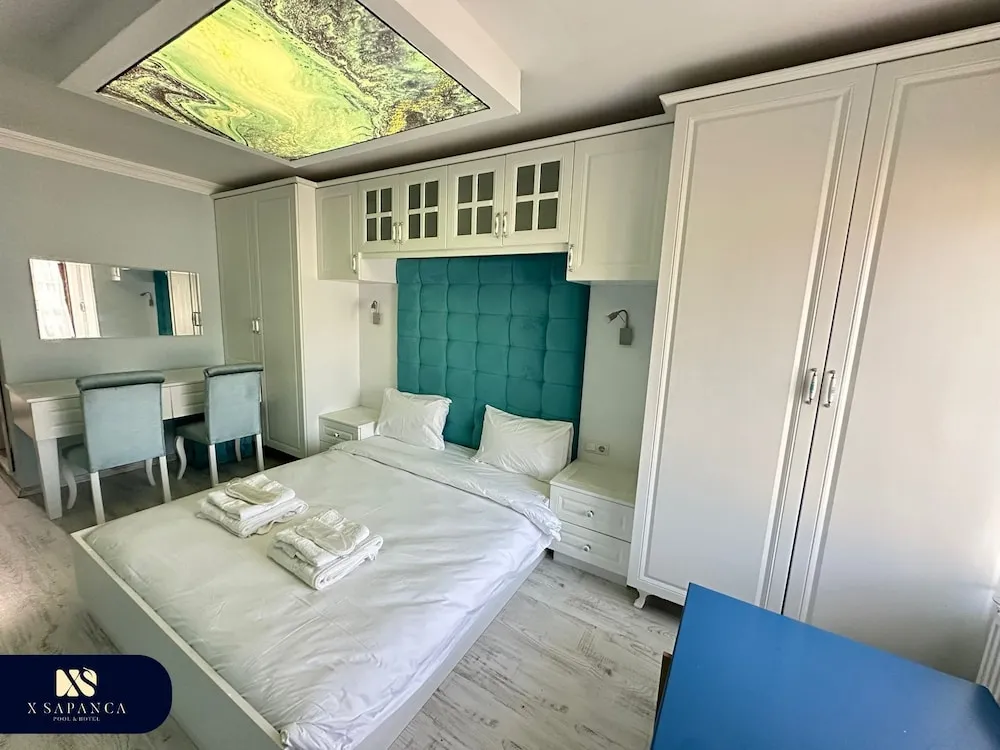 Luxury Tek Büyük Yataklı Oda