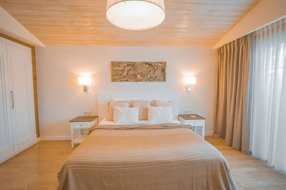 Greyfurt Room