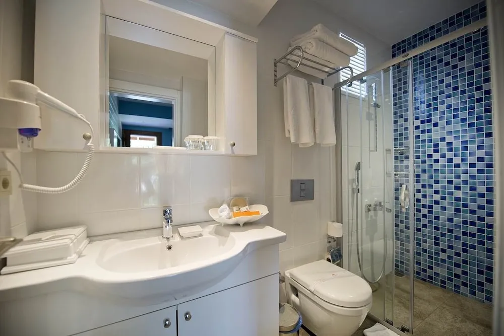 Kamkat Room