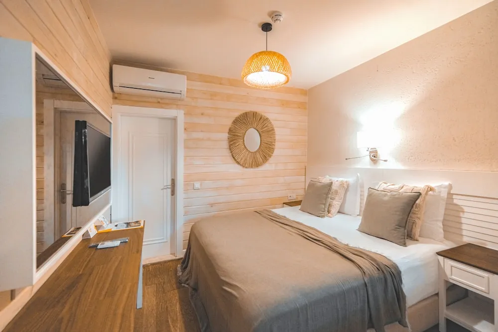 Kamkat Room