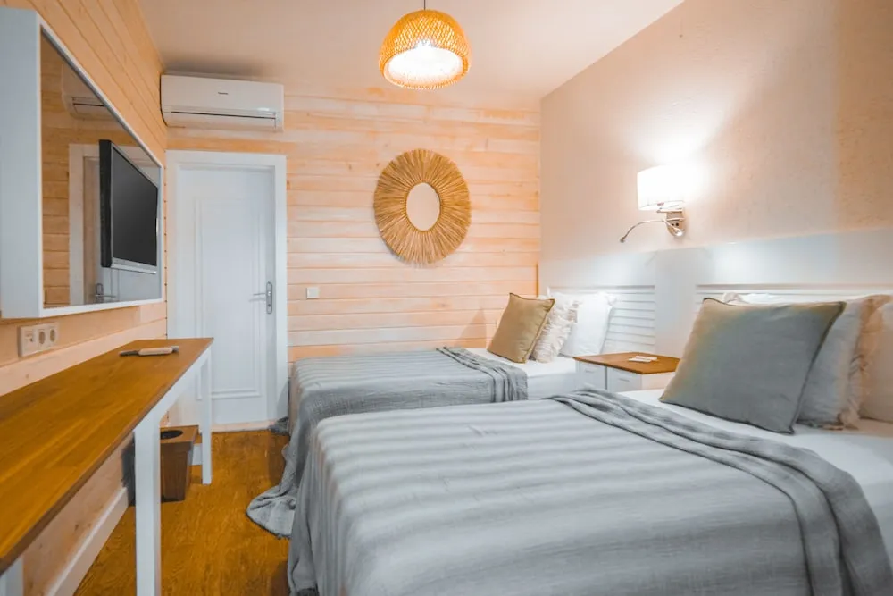 Kamkat Room