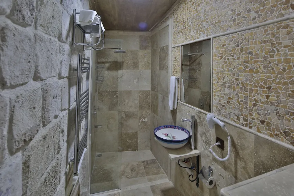 Family Oda, Sıcak Su Küveti