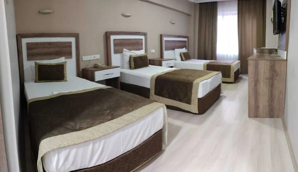 Economy Üç Kişilik Oda