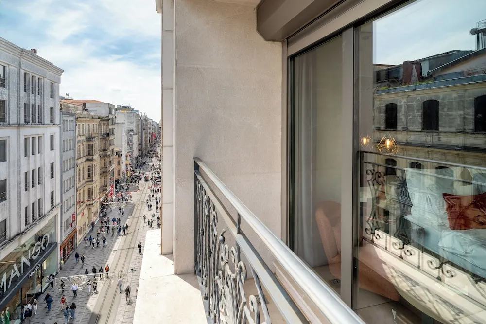 Stüdyo, Balkon