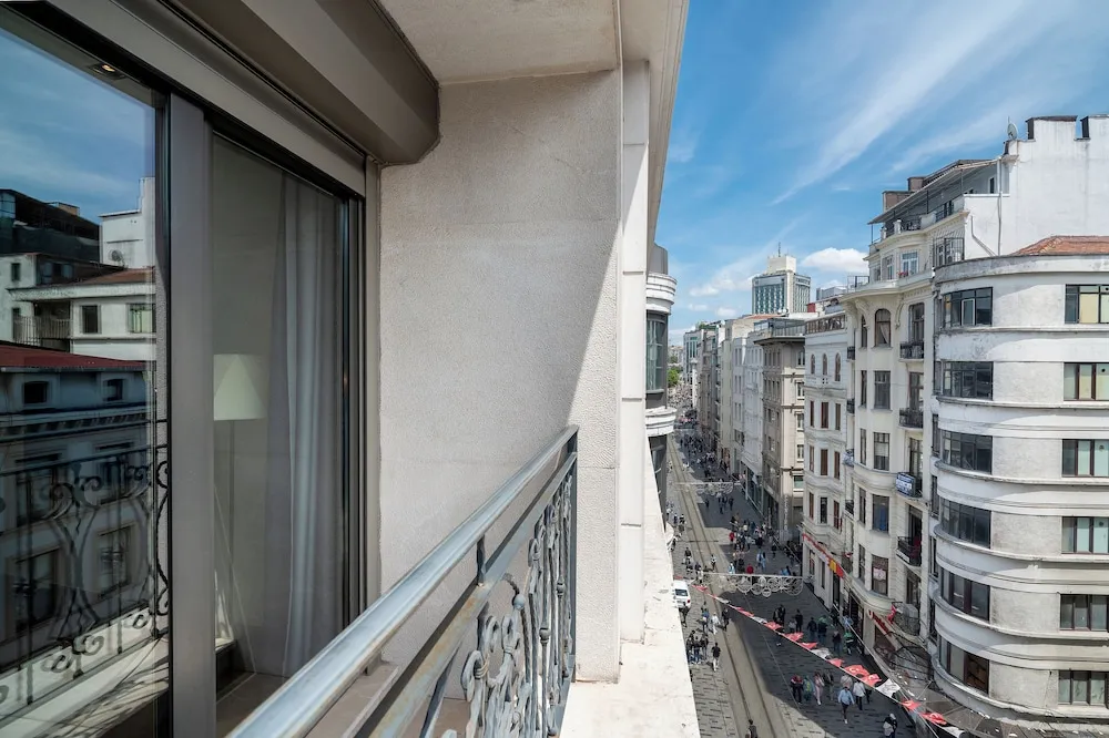 Stüdyo, Balkon