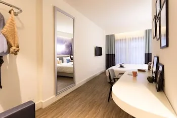 Cloud7 Hotel