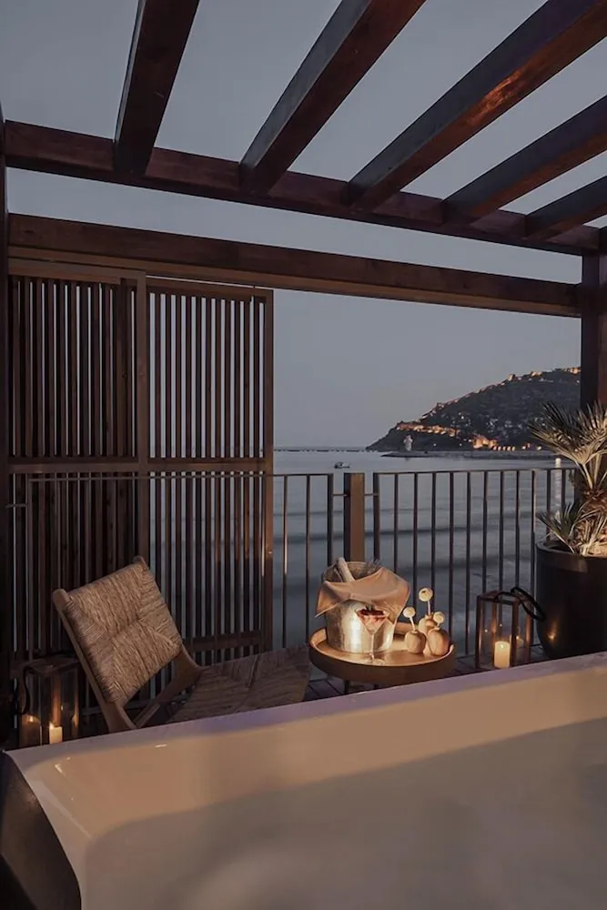King Suite, Sea View, Main Building