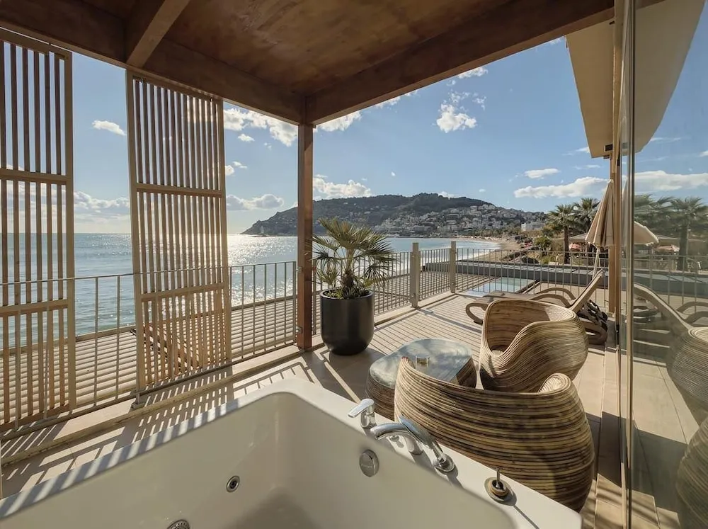 Deluxe Suite, Sea View, Main Building