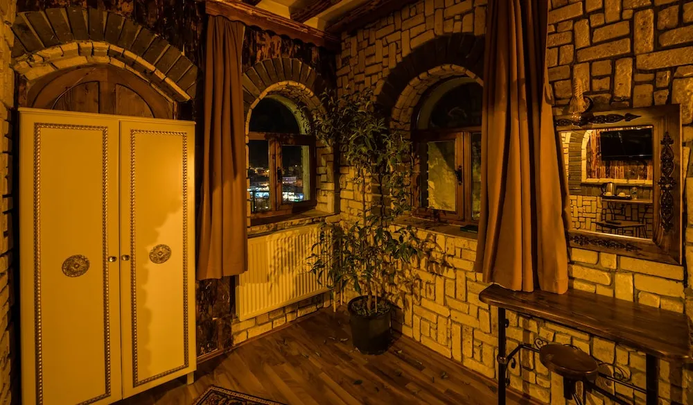 Comfort Tek Büyük Yataklı Oda (NO 201)