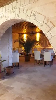 Sarıhan Cave Hotel