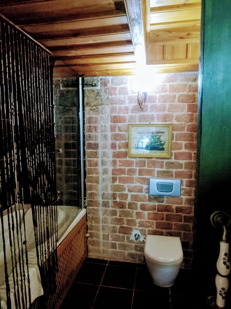 Taş Aile Odası, 2 Yatak odası, 1 Salon, Bodrum katı