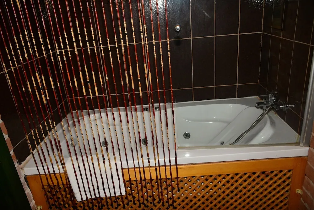 Taş Aile Odası, 2 Yatak odası, 1 Salon, Bodrum katı