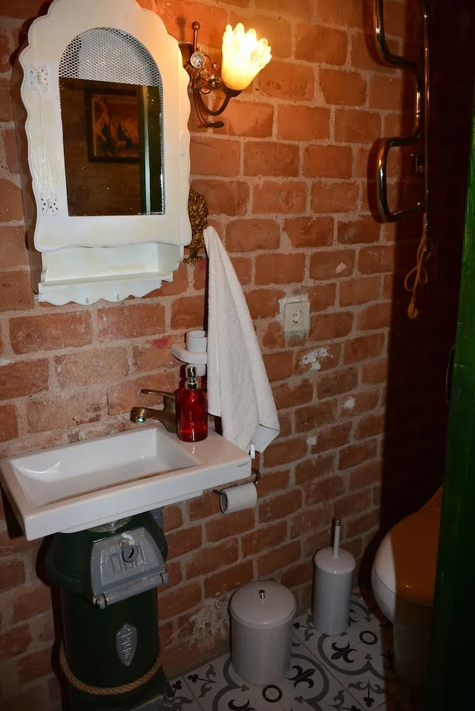 Stone Room (Basement)