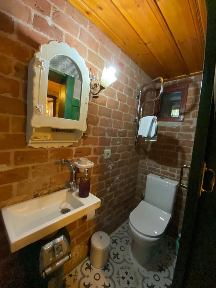 Stone Room (Basement)