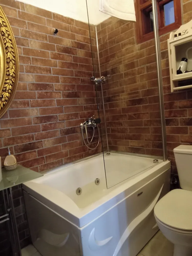 JUNIOR SUIT (UST KAT)