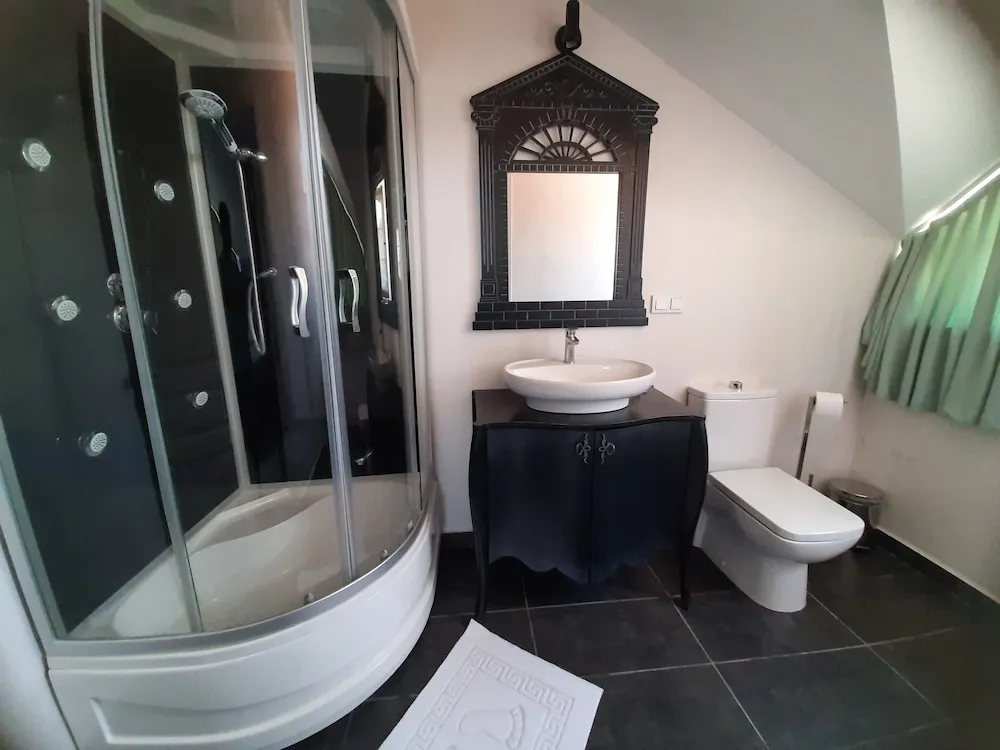 Tek Büyük Yataklı Oda