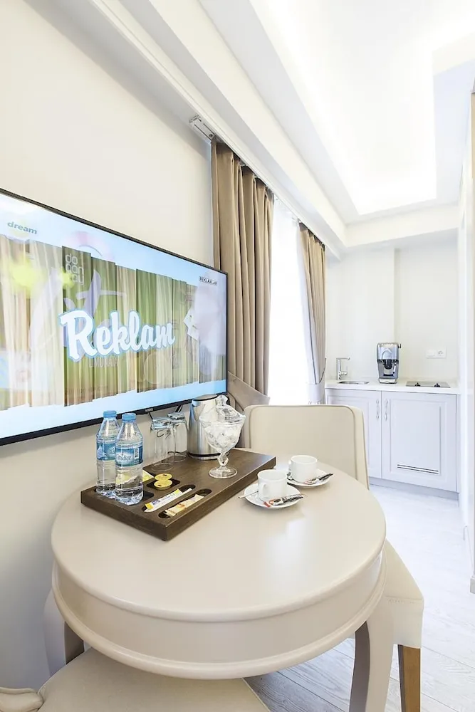 Deluxe Tek Büyük Yataklı Oda