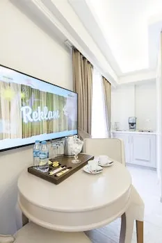 Perla Galata Hotel