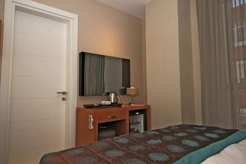 Standard Double or Twin Beds