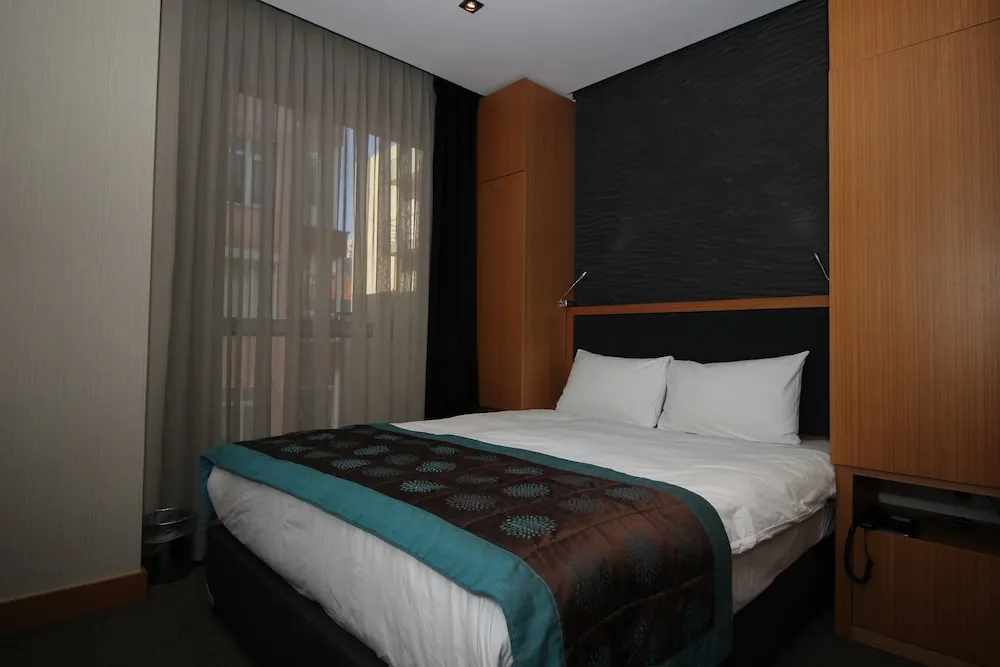 Standard Double or Twin Beds