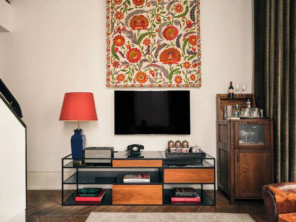 Oda, Asma Kat (Small)