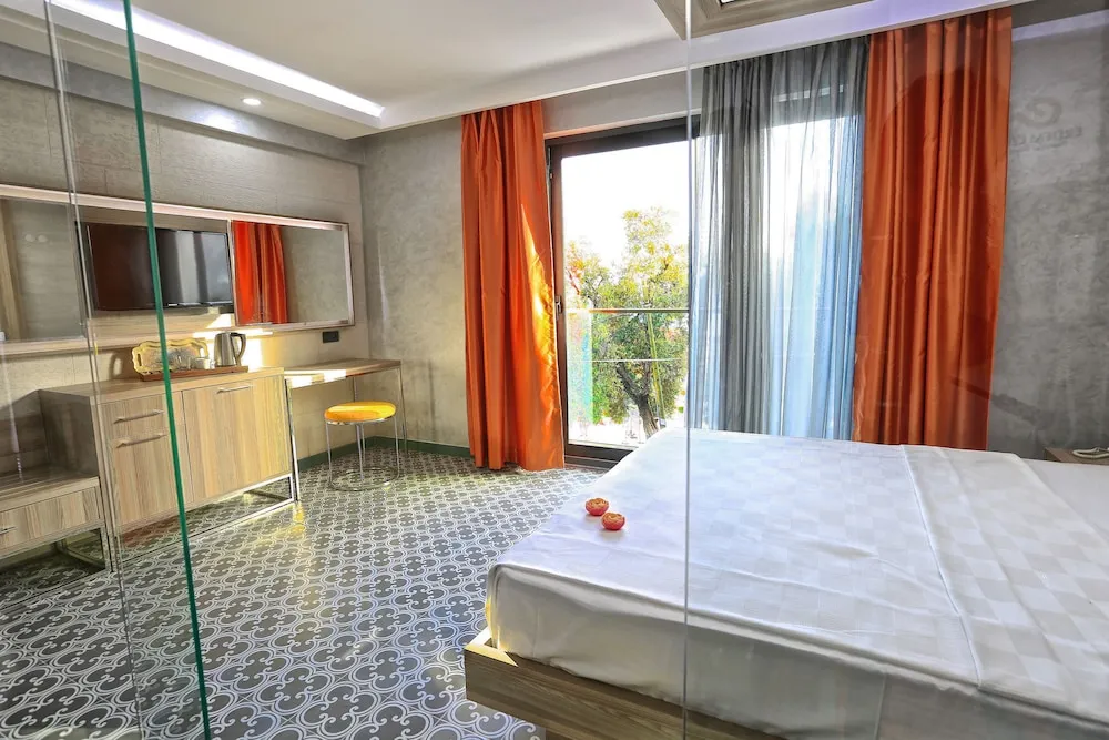 Tek Büyük Yataklı Oda (Special Designed Bathroom)