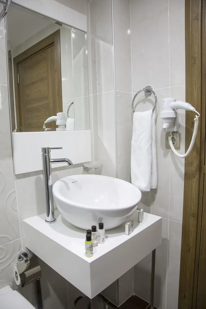Standard Üç Kişilik Oda, Özel Banyo, Şehir Manzaralı