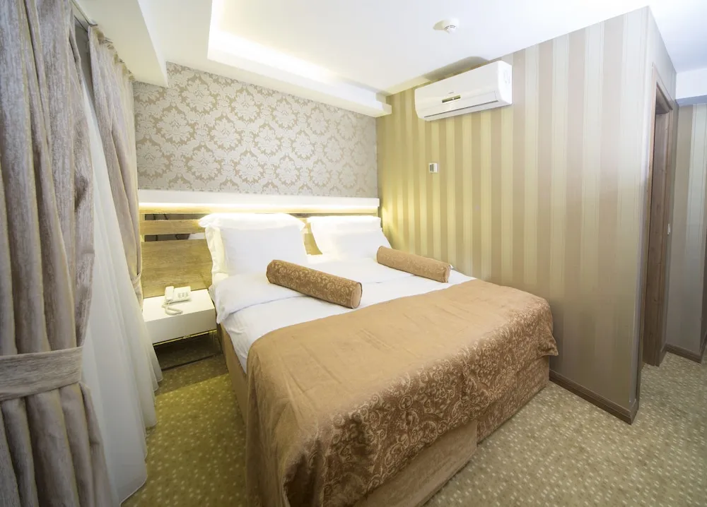 Standard Tek Büyük veya İki Ayrı Yataklı Oda, Özel Banyo, Şehir Manzaralı