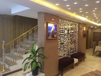 Golden Rain Hotel Old City