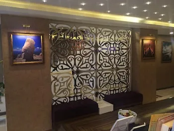 Golden Rain Hotel Old City
