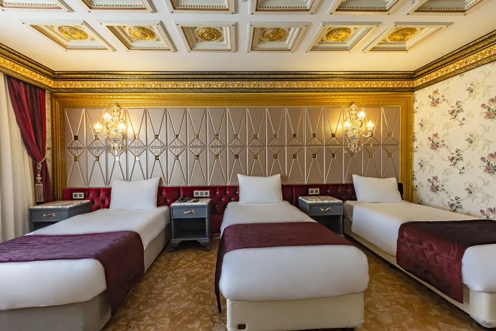 Deluxe Üç Kişilik Oda