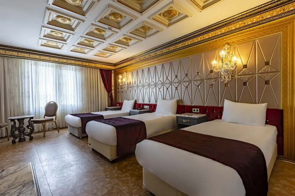 Deluxe Üç Kişilik Oda