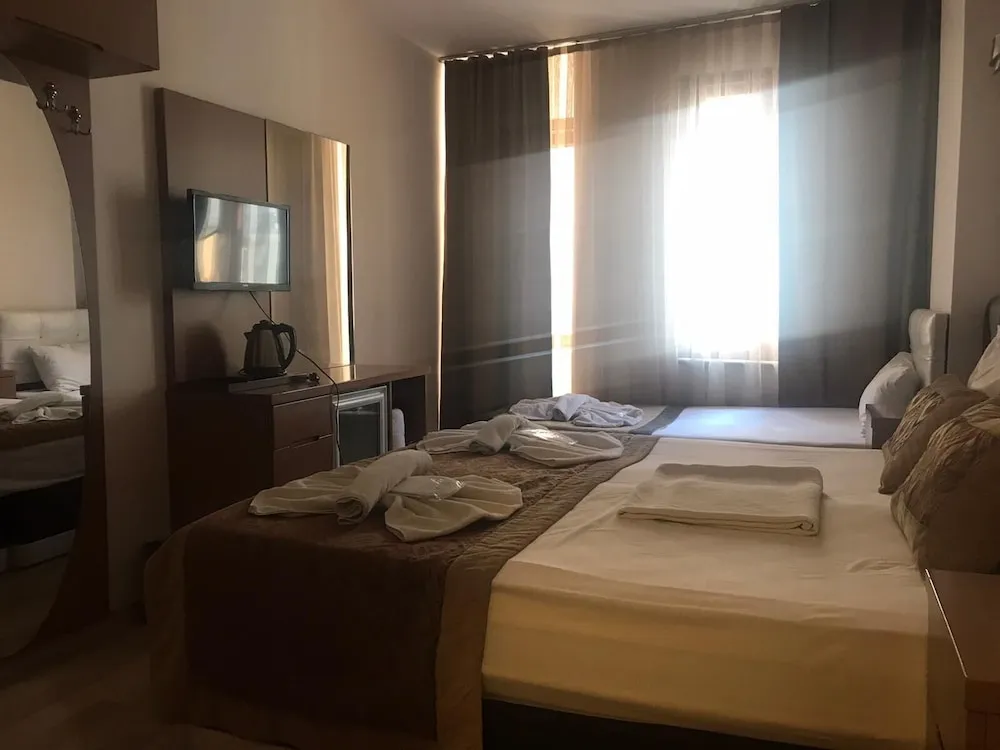 Basic Üç Kişilik Oda