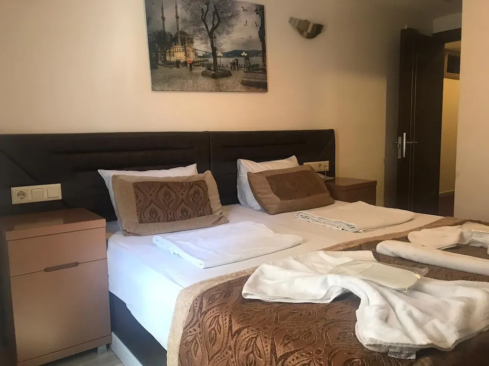 Standard Tek Büyük veya İki Ayrı Yataklı Oda