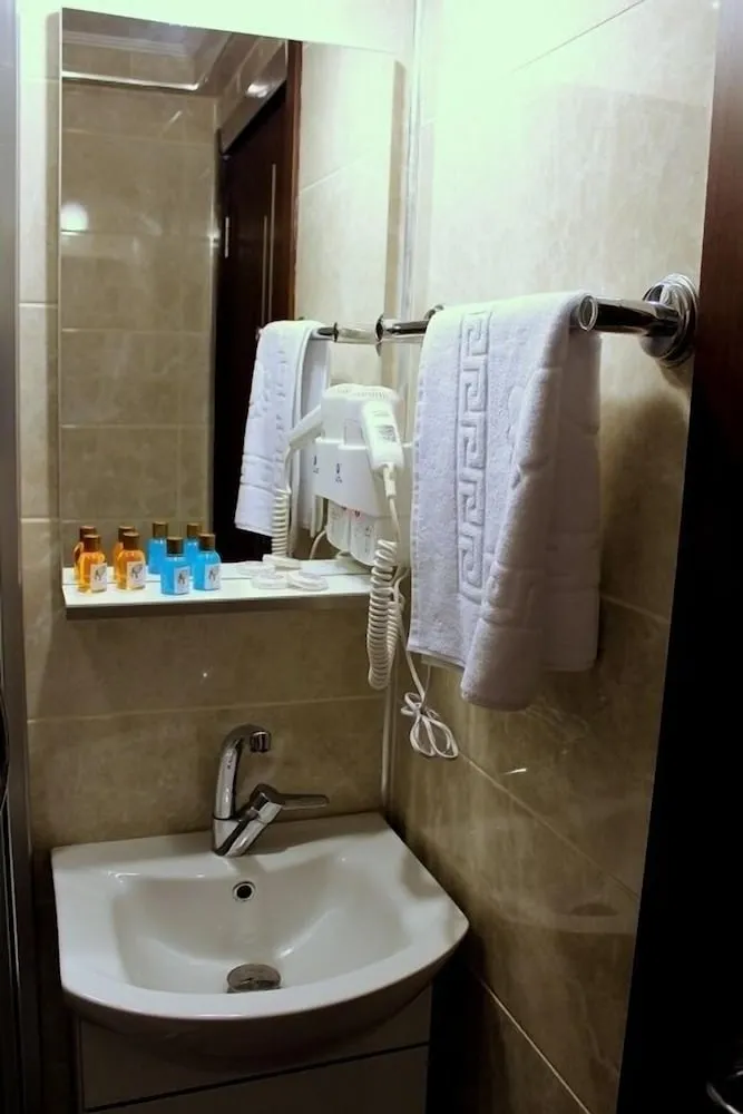 Standard Tek Büyük veya İki Ayrı Yataklı Oda