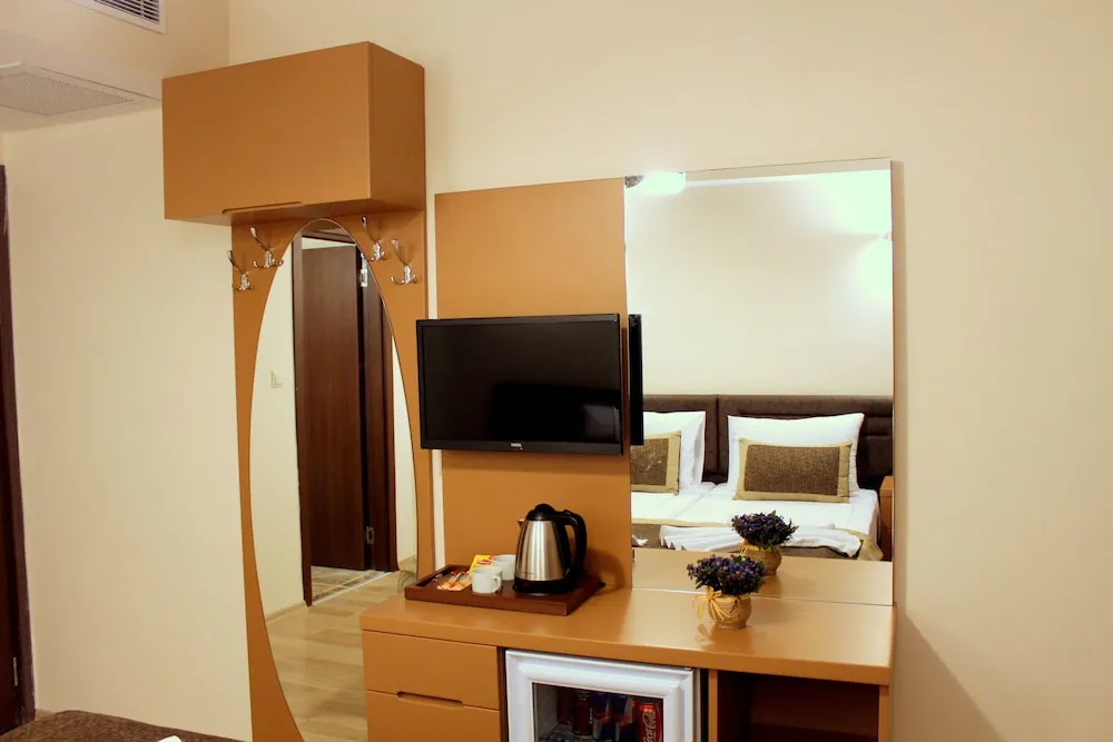 Standard Tek Büyük veya İki Ayrı Yataklı Oda