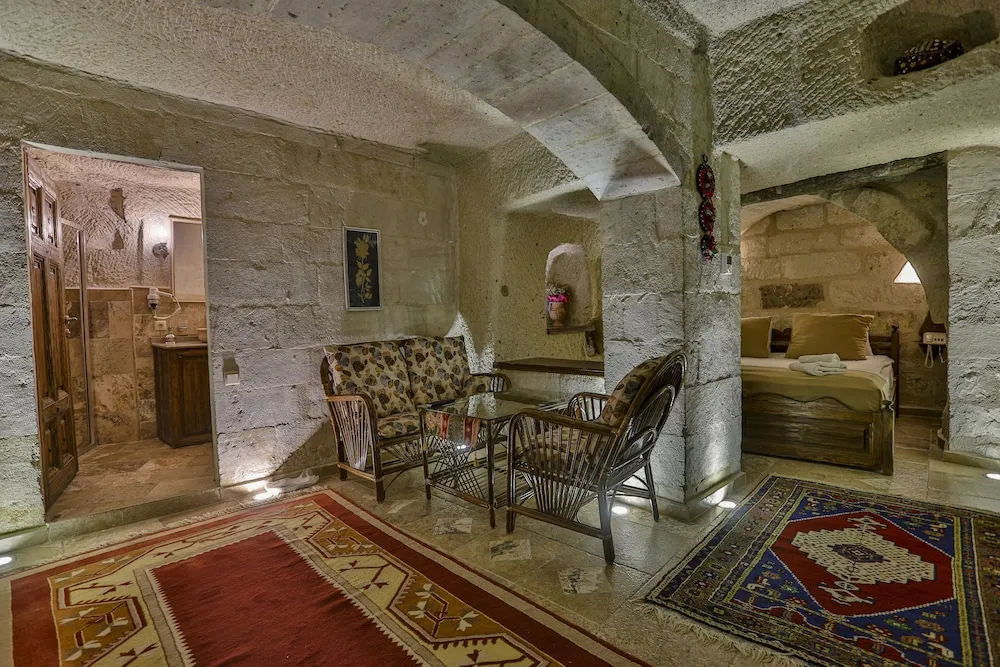 Standard Cave Double Room