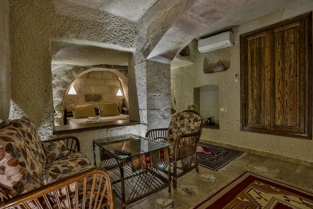 Standard Cave Double Room