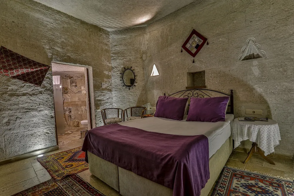 Standard Cave Double Room