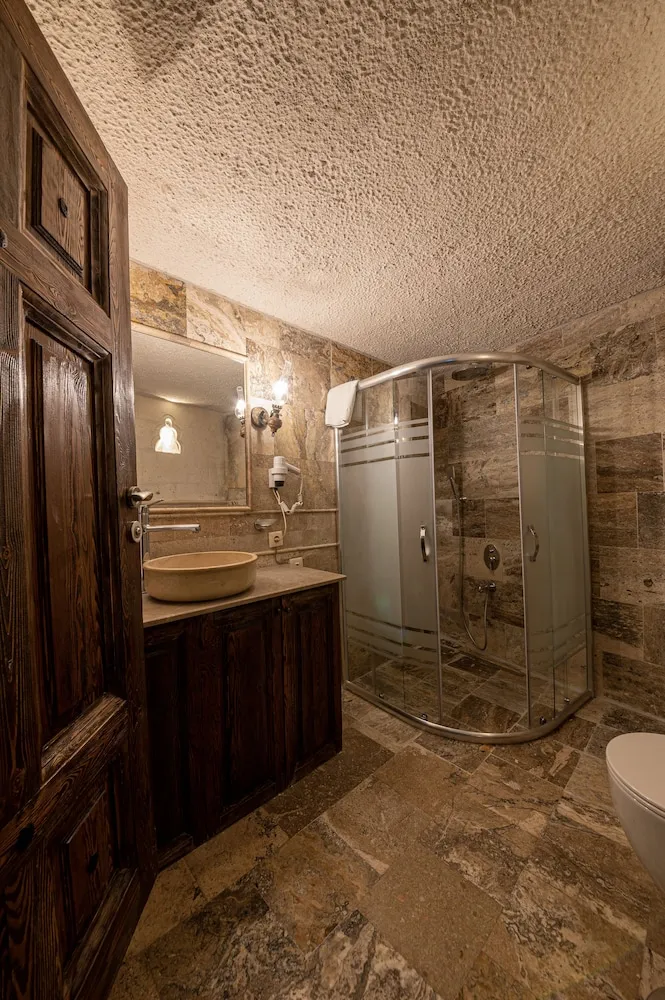 Standard Cave Double Room