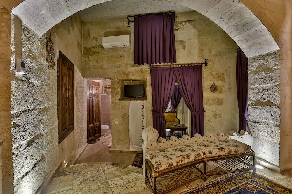 Deluxe Tek Büyük Yataklı Oda (Cave)