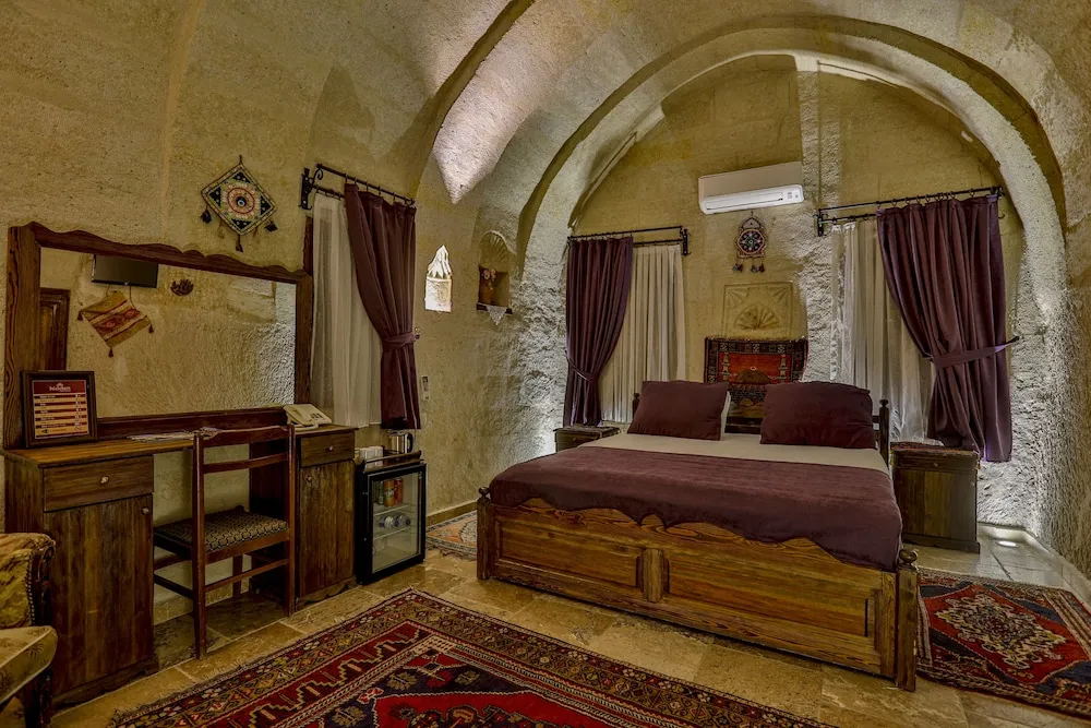 Superior Double Arch Room