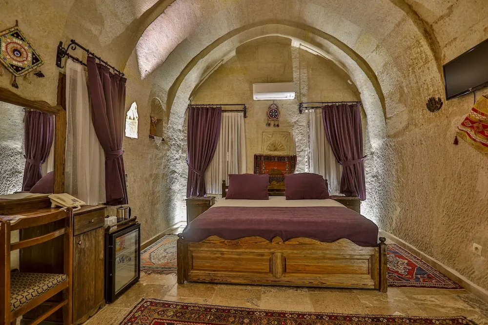 Superior Double Arch Room
