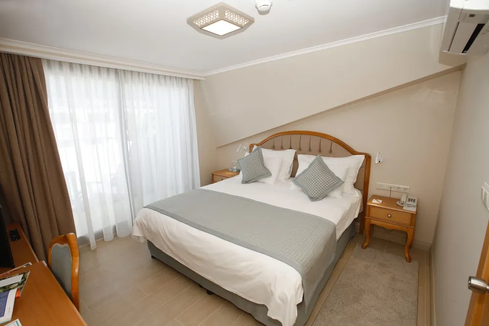 Comfort Süit, 1 Yatak Odası, Kısmi Deniz Manzaralı