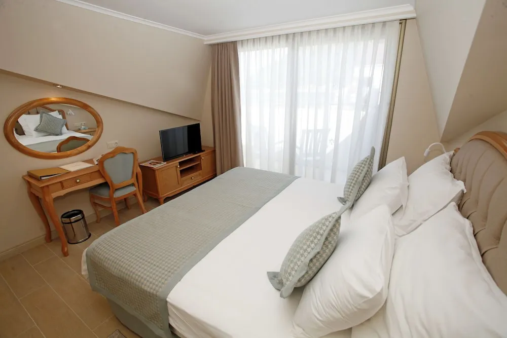 Comfort Süit, 1 Yatak Odası, Kısmi Deniz Manzaralı