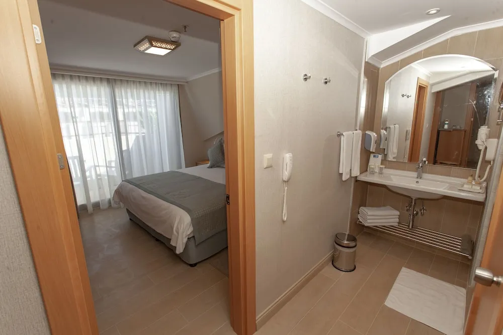 Comfort Süit, 1 Yatak Odası, Kısmi Deniz Manzaralı